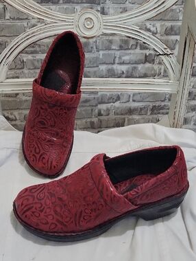 BOC Born Concept Shoes Womens 11 M Peggy Paisley Embossed Wedge Clogs BC5630 Red